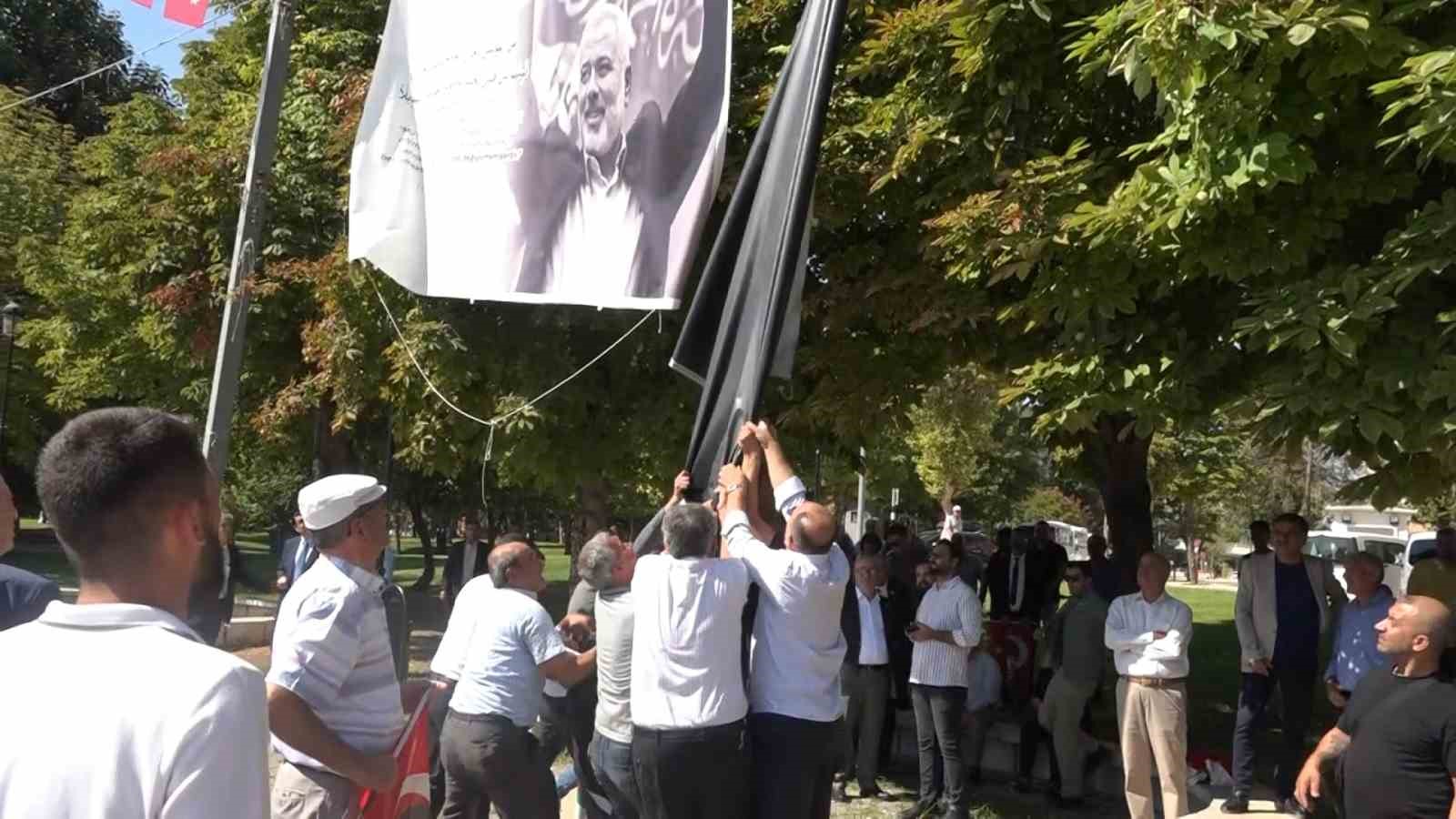 Gaziantep&rsquo;te CHP&rsquo;lilerden Haniye&rsquo;nin posterine tepki
