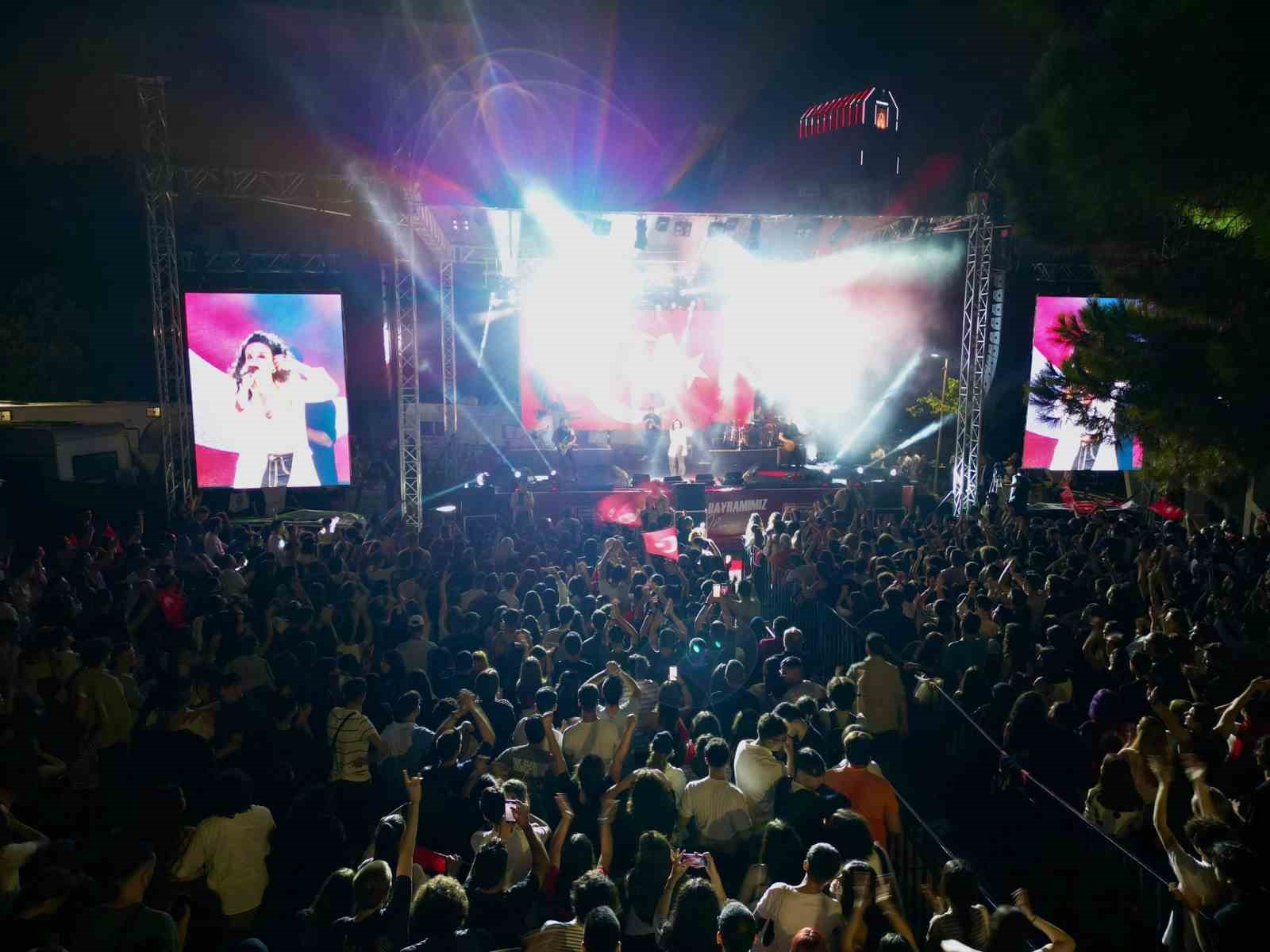 Şişli’de 30 Ağustos Zafer Bayramı konserle kutlandı
