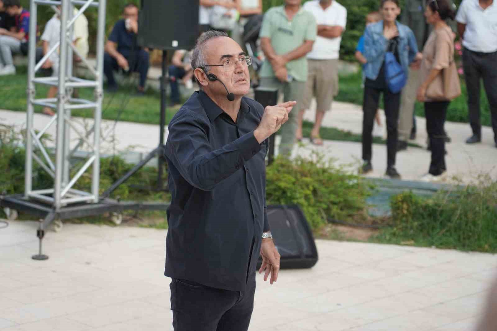 Sunay Akın Bilecik&rsquo;te zafere giden yolu anlattı
