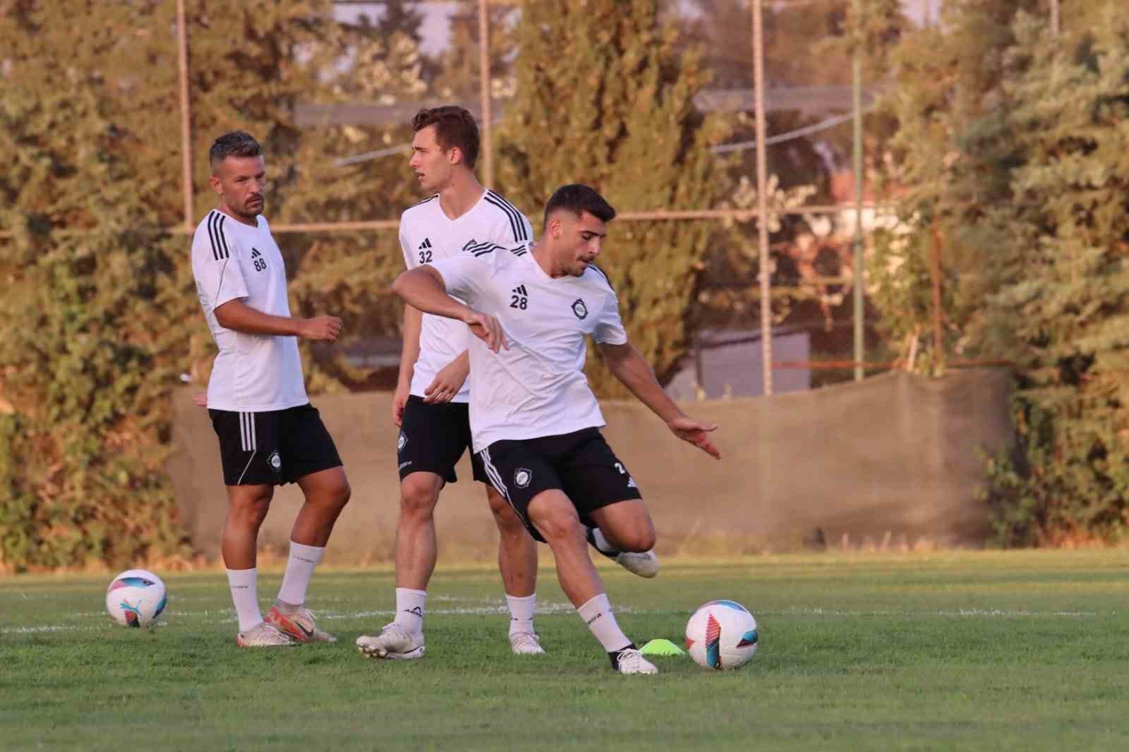 Altay, ilk maçında 24 Erzincanspor’u konuk ediyor
