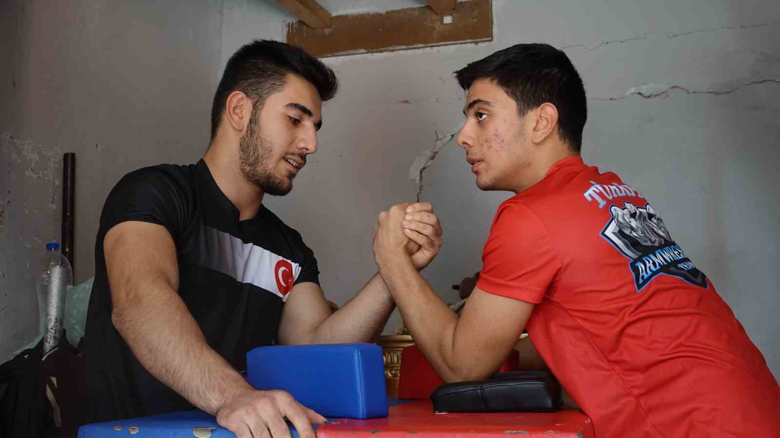 Bina garajından şampiyonluğa uzanan başarı
