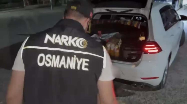 Osmaniye’de durdurulan otomobilde 6 kilo 500 gram uyuşturucu çıktı
