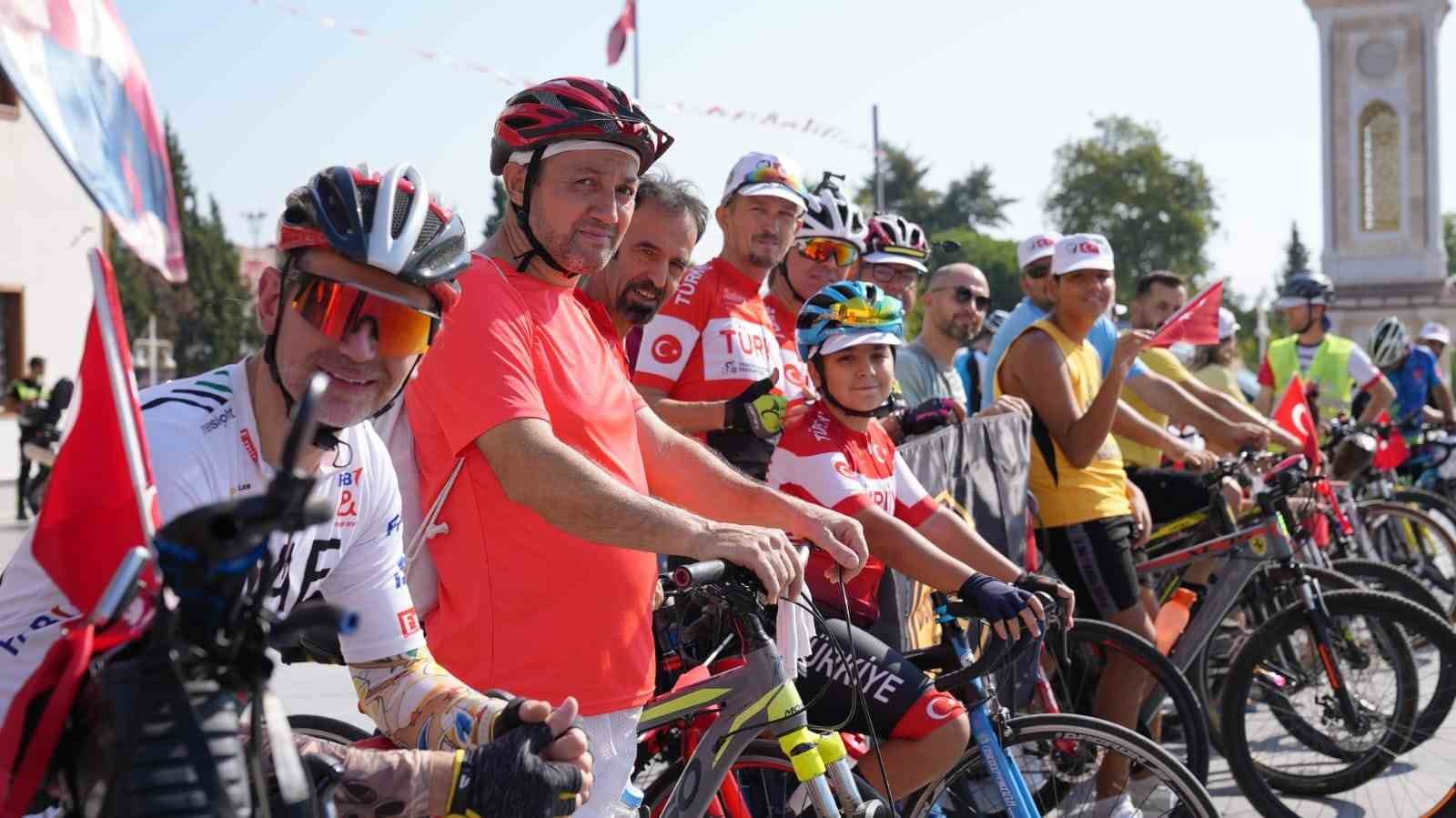 Pedallar Yunusemre&rsquo;den Emiralem&rsquo;e &ccedil;evrildi
