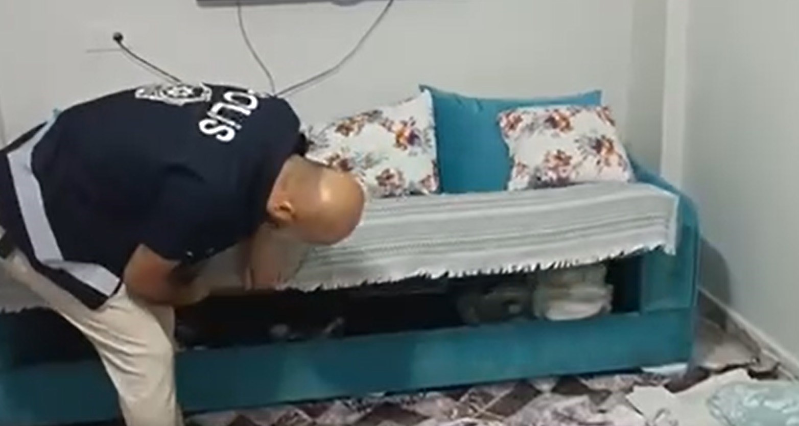 Gaziantep ve Mersin&rsquo;de dolandırıcılık operasyonu: 11 g&ouml;zaltı
