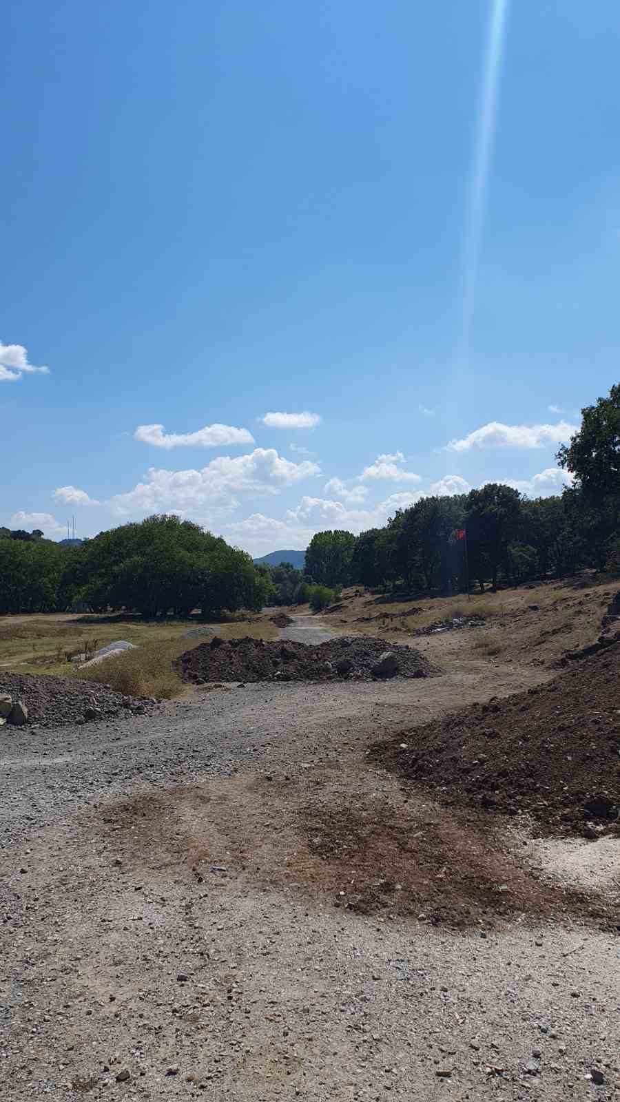 Kütahya’da Güney köyü piknikçilere kapatıldı