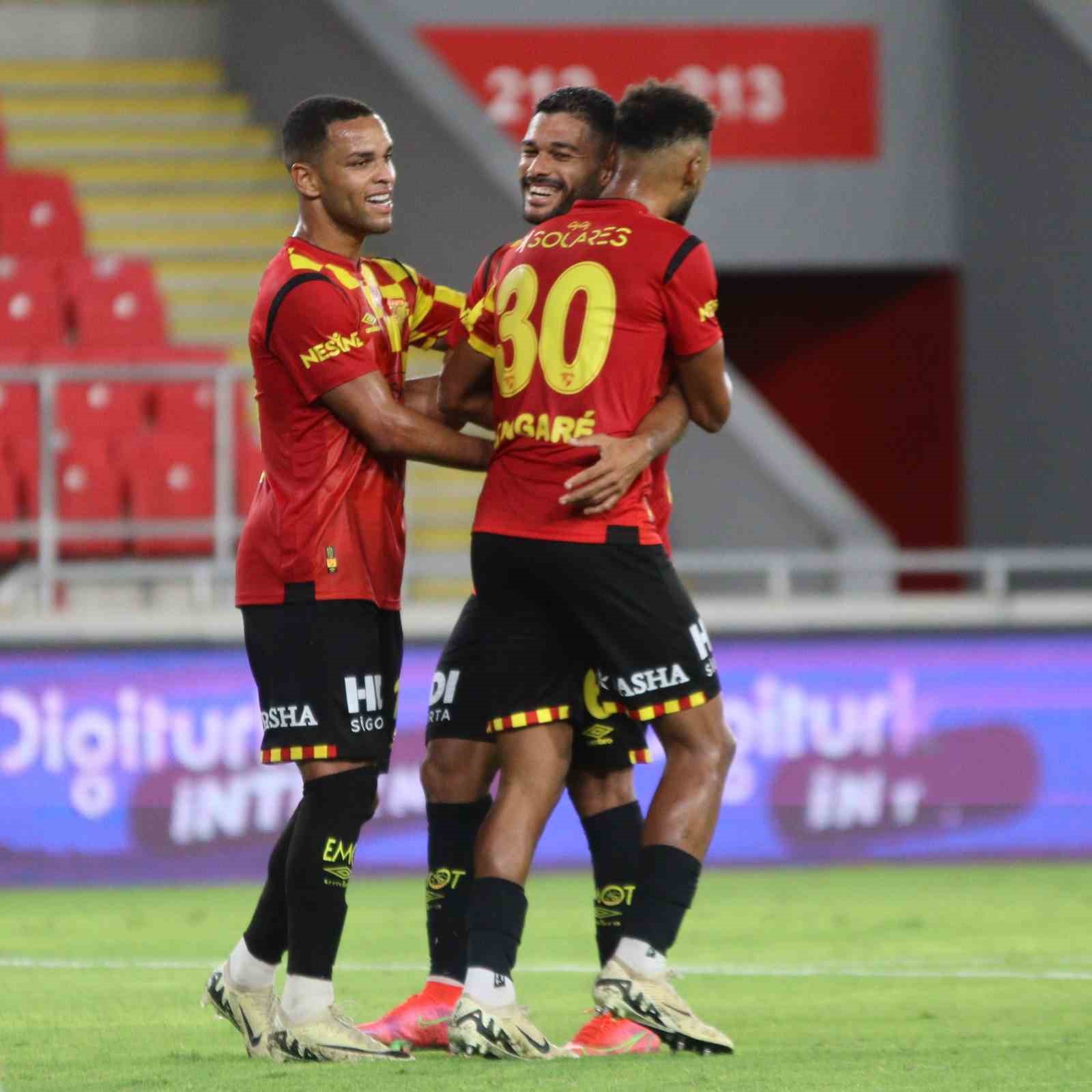 Trendyol Süper Lig: Göztepe: 2 - Bodrum FK: 0 (İlk yarı)
