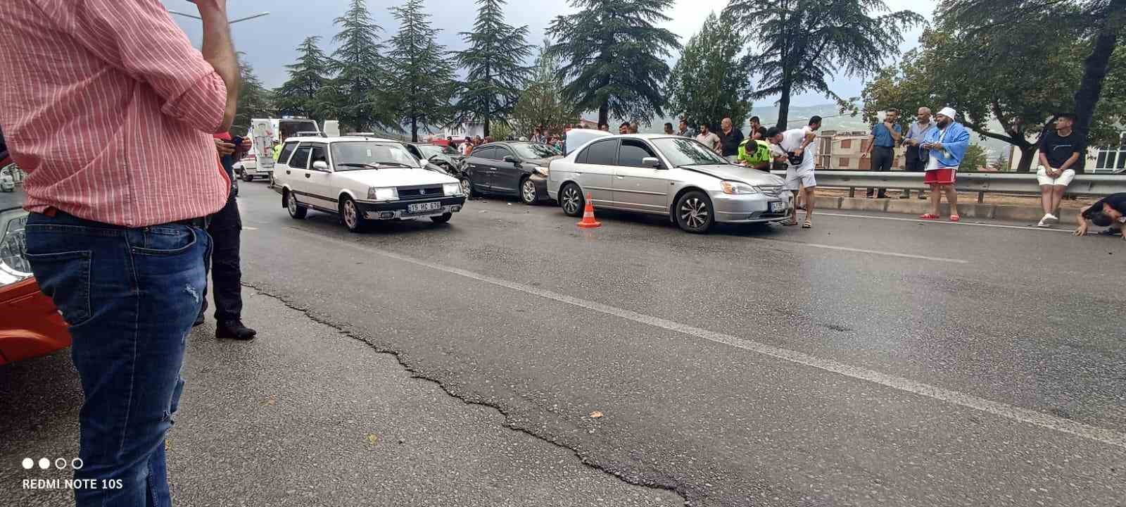 Denizli&rsquo;de yağışın ardından zincirleme kaza: 5 yaralı 