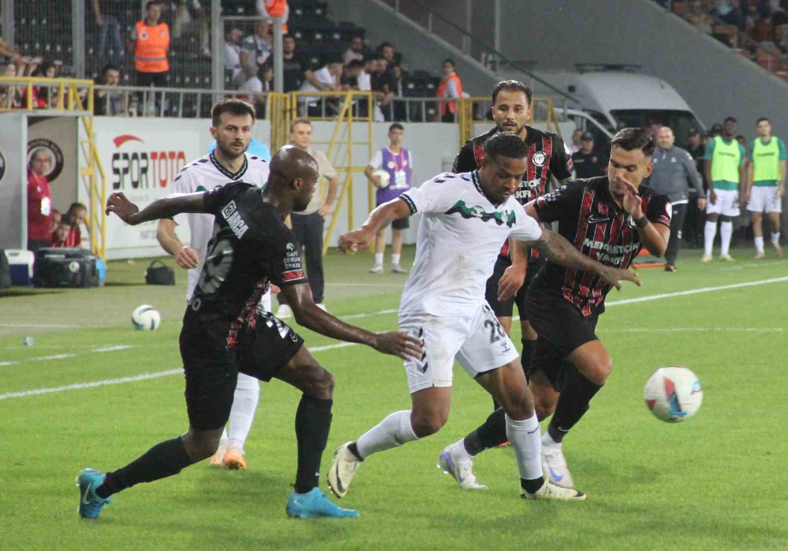 Trendyol 1. Lig: Çorum FK: 1 - Sakaryaspor: 1
