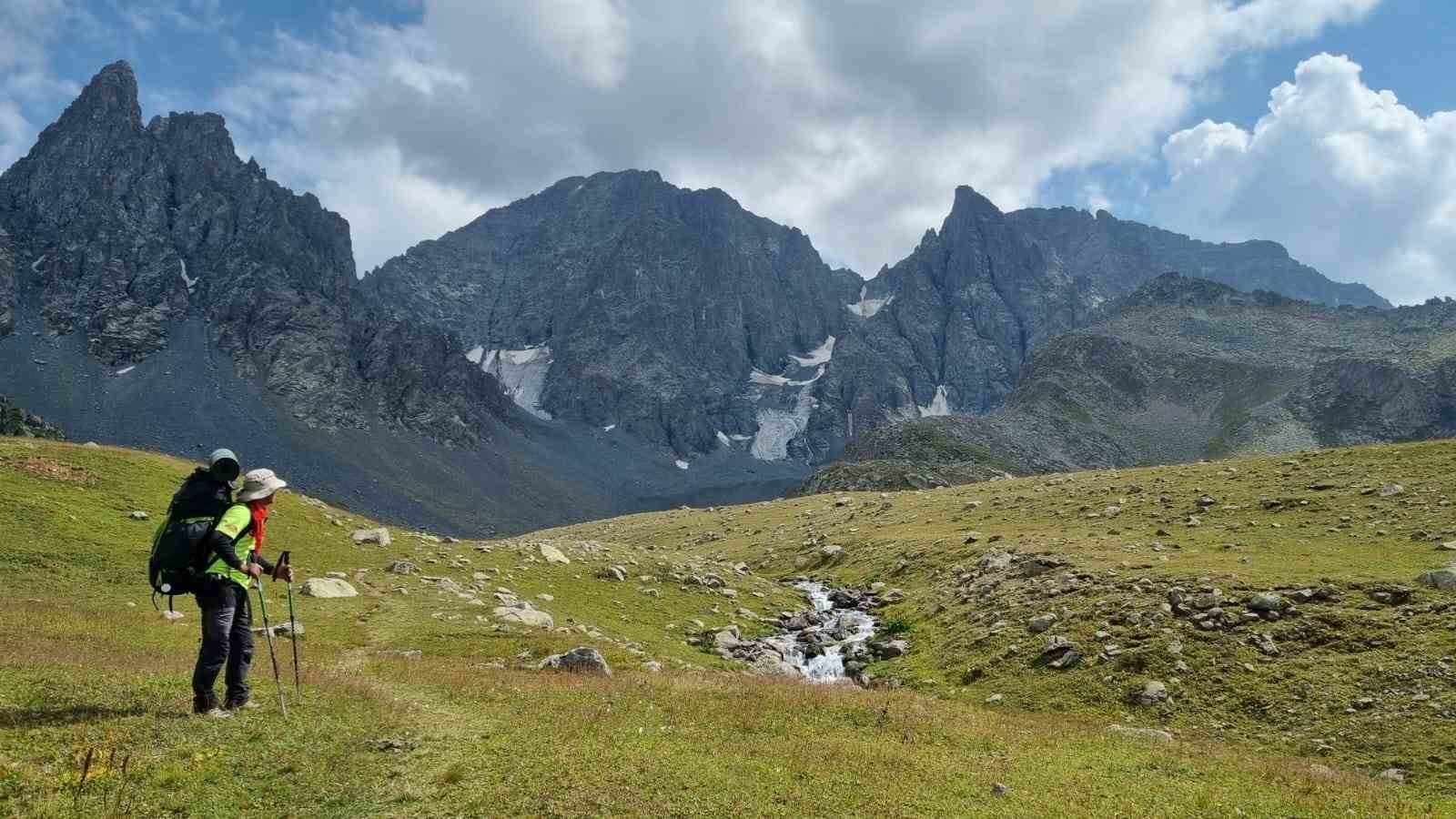 Kaçkar Dağı zirvesine tırmandılar
