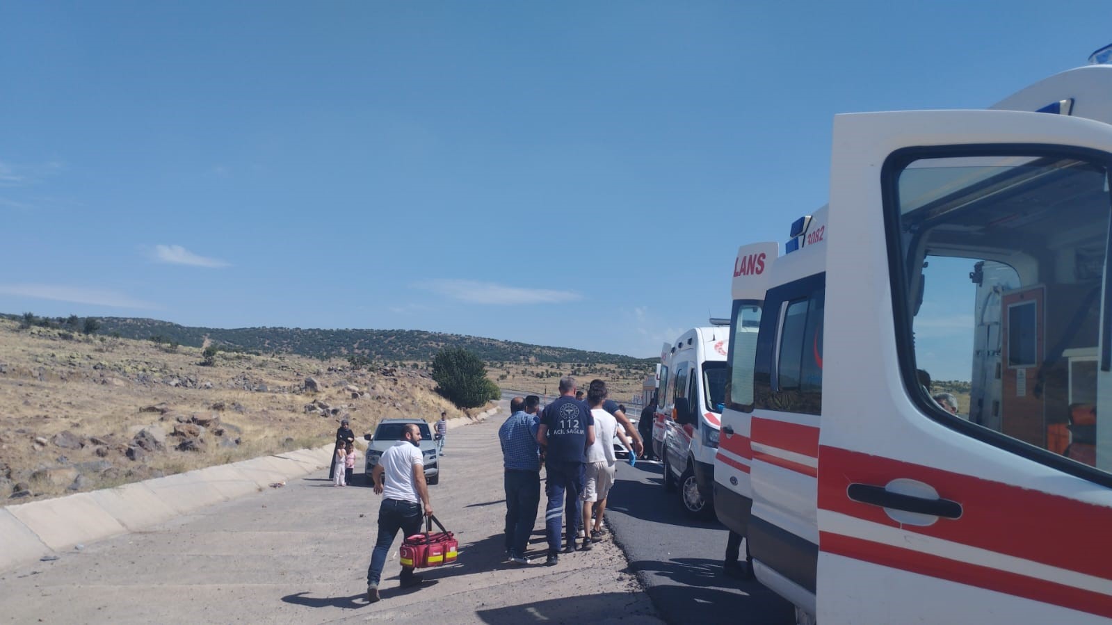 Elazığ’da otomobil şarampole devrildi: 7 yaralı