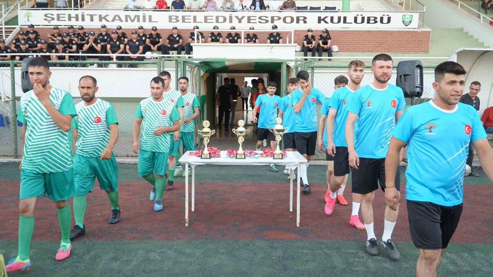 Şehitkamil&rsquo;de şampiyon D&uuml;l&uuml;k oldu
