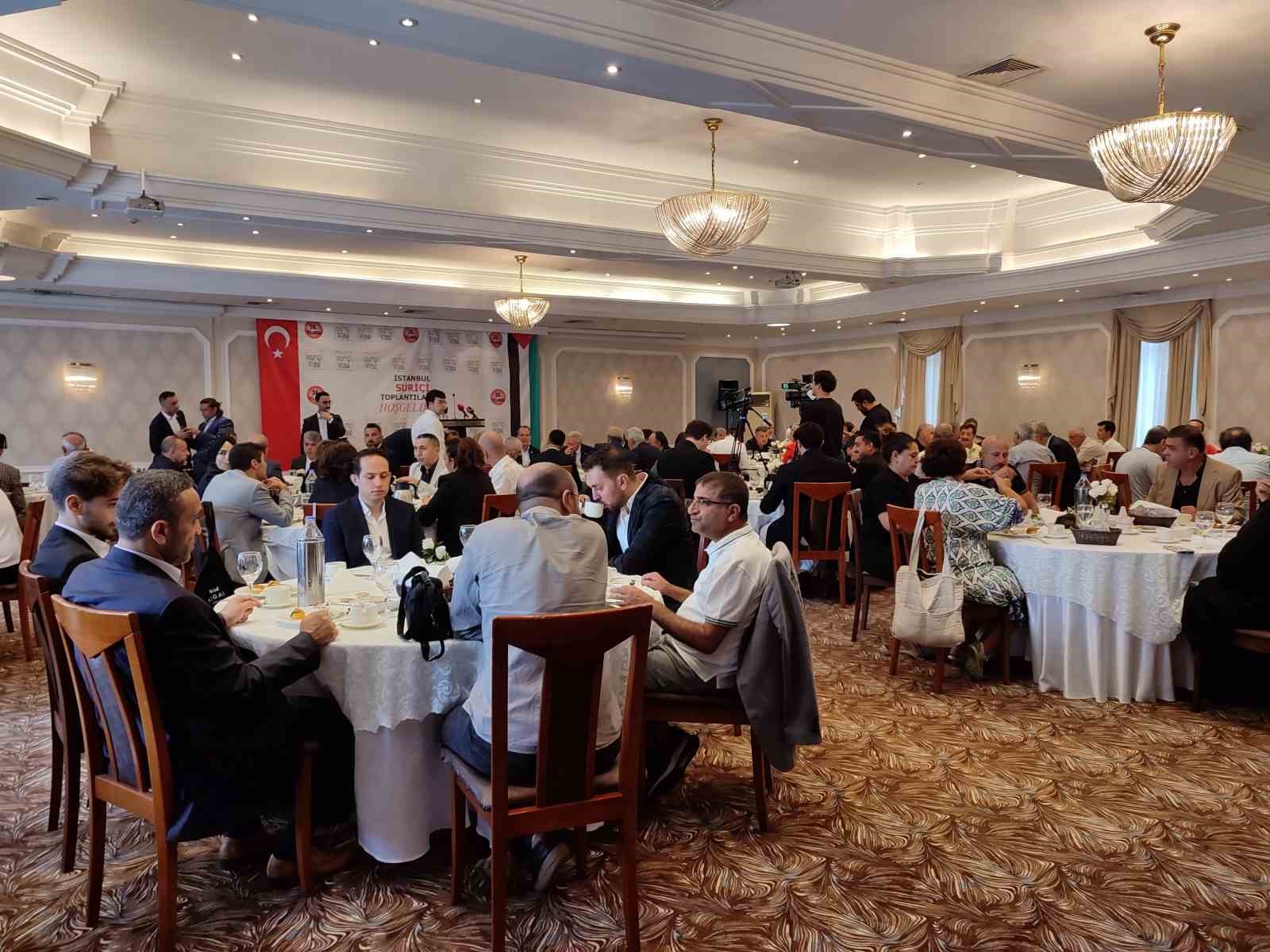 Fatih Erbakan: &ldquo;T&uuml;rkiye&rsquo;nin İslam alemine &ouml;nc&uuml;l&uuml;k etmesi lazım&rdquo;
