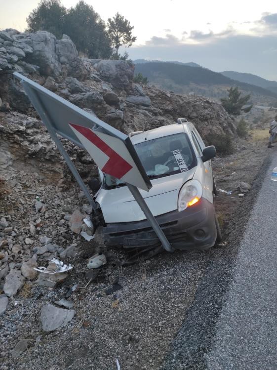 Antalya’da trafik kazası: 2 yaralı