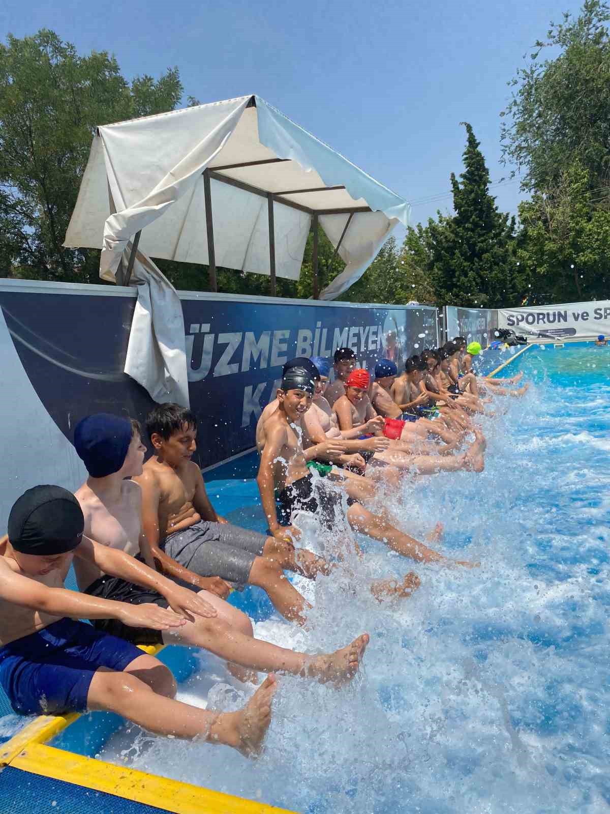 Gaziantep&rsquo;te 6 yılda 52 bin kişi y&uuml;zme &ouml;ğrendi
