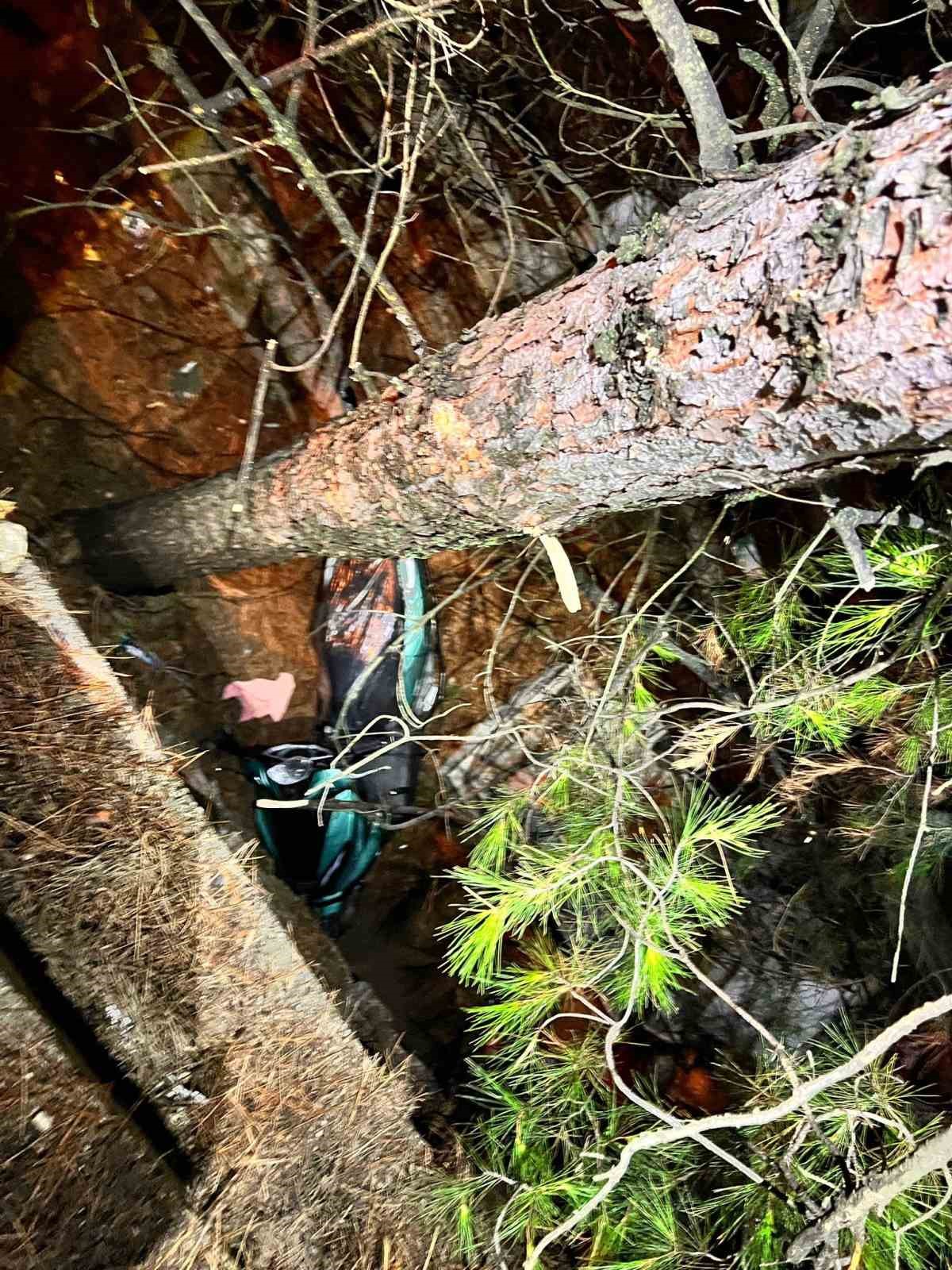 Burdur&rsquo;da kontrolden &ccedil;ıkan motosiklet mezarlığa d&uuml;şt&uuml;: 2 yaralı
