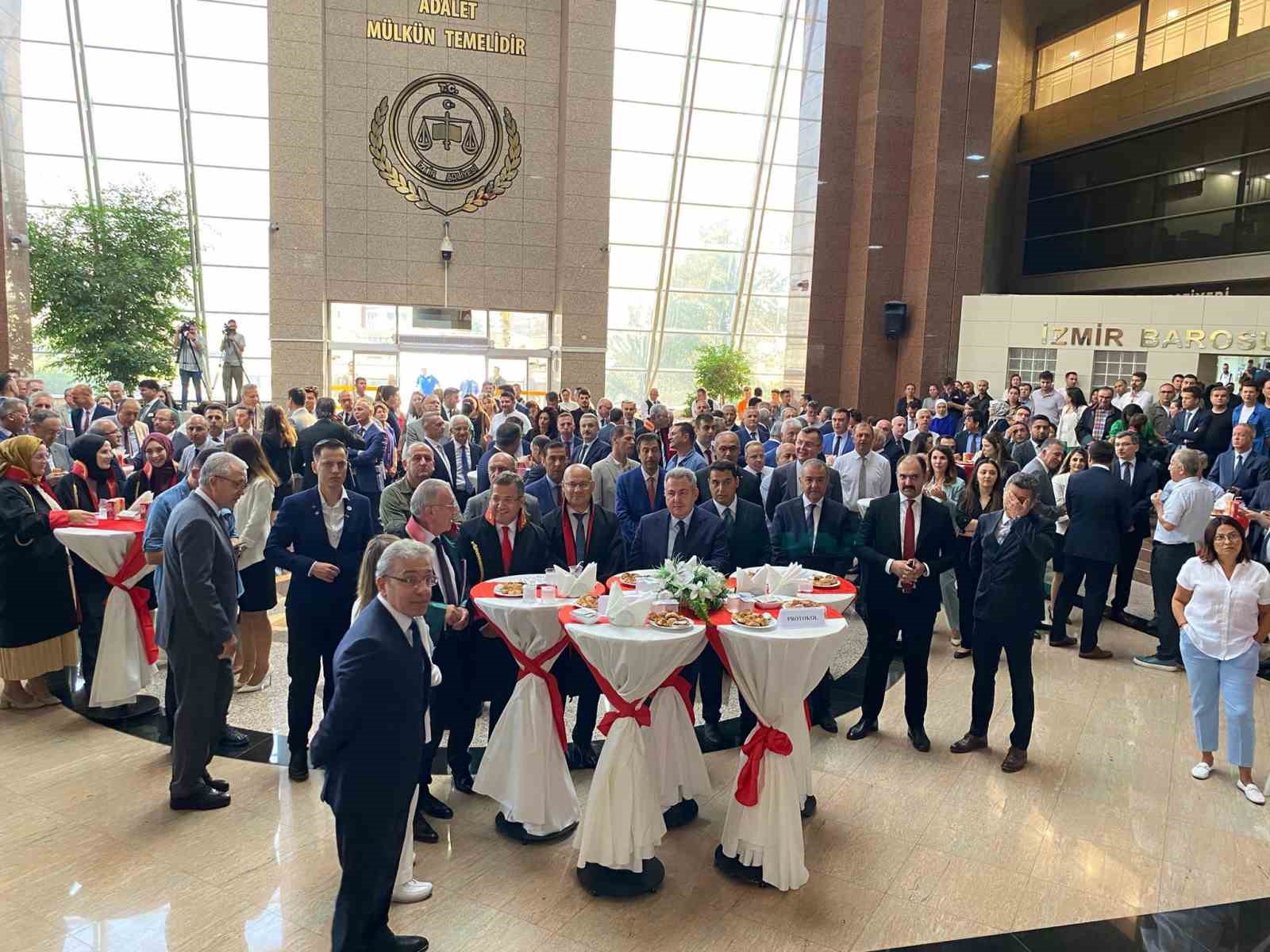 İzmir’de yeni adli yıl düzenlenen törenle başladı
