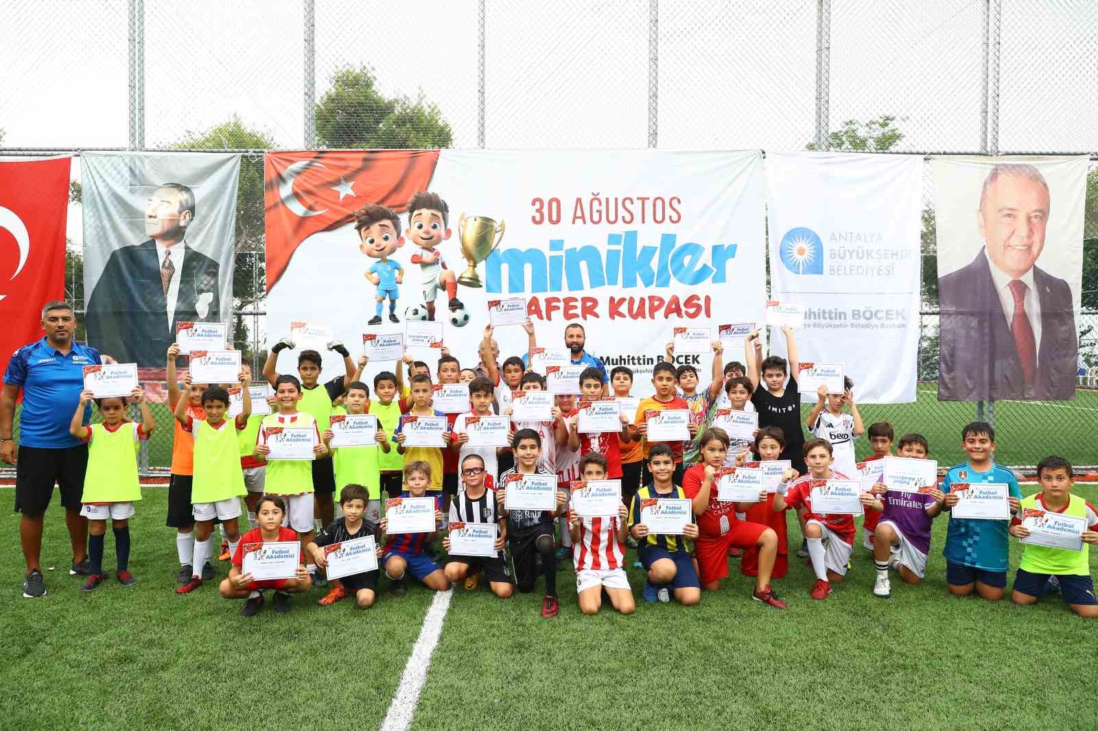 Antalya’da miniklere özel turnuvası: Zafer Kupası