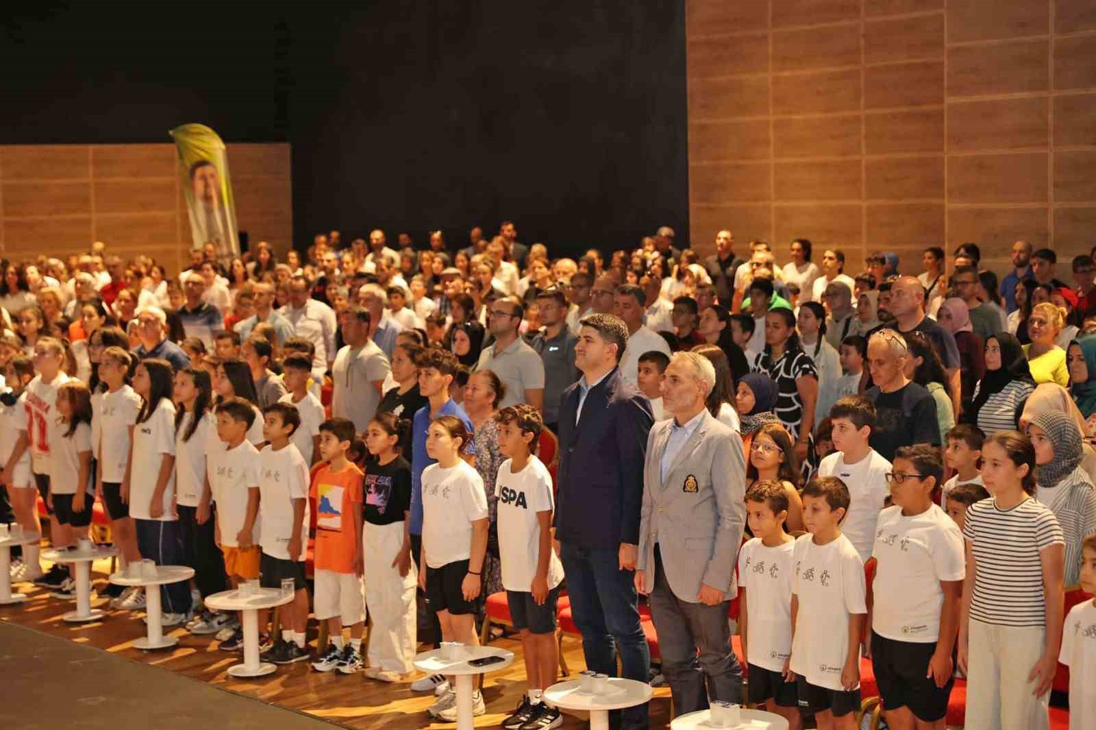 Ataşehir Belediyesi Yaz Spor Okulları&rsquo;ndan 4 bin 200 &ccedil;ocuk ve yetişkin faydalandı
