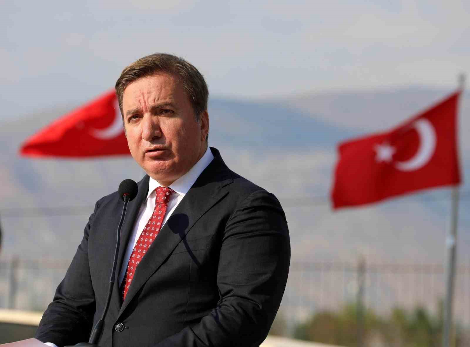 Vali Aydoğdu, Erzincanlıların cebinden tek bir kuruş bile reklam harcaması yapmadan, 279 milyon liraya denk d&uuml;şen bir tanıtım yapmış oldu
