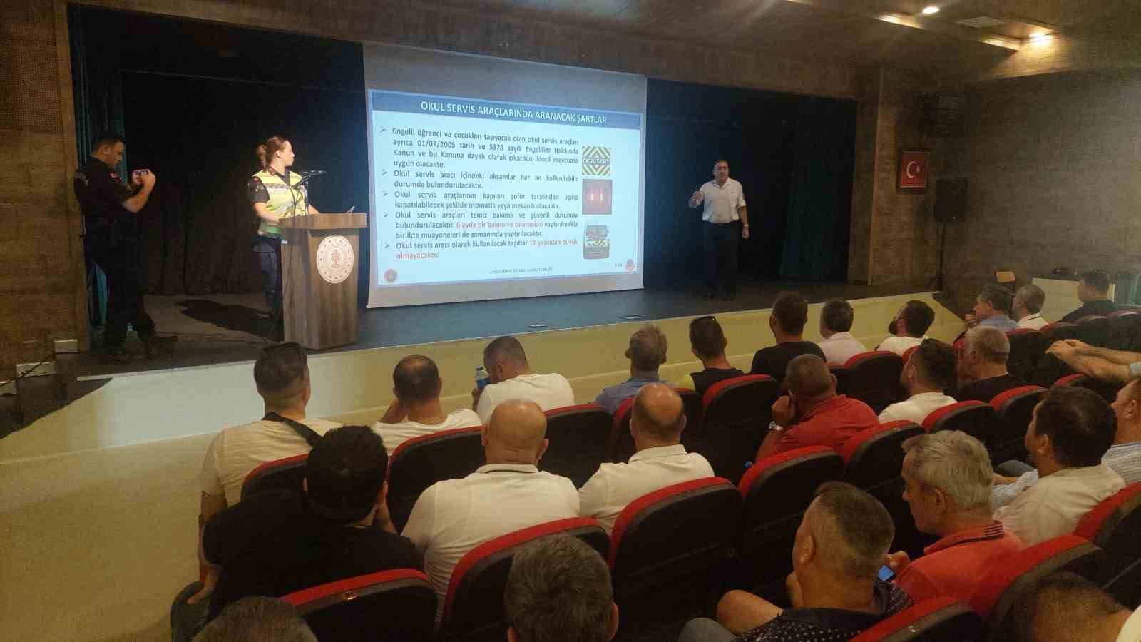Okul servisi s&uuml;r&uuml;c&uuml;lerine denetim
