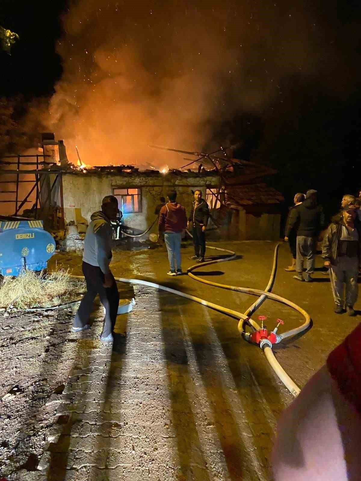 M&uuml;stakil ev &ccedil;ıkan yangında kullanılamaz hale geldi
