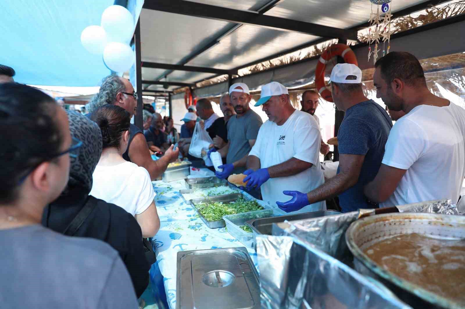 Aliağa’da balık sezonu, Balık Ekmek Şenliği ile kutlandı
