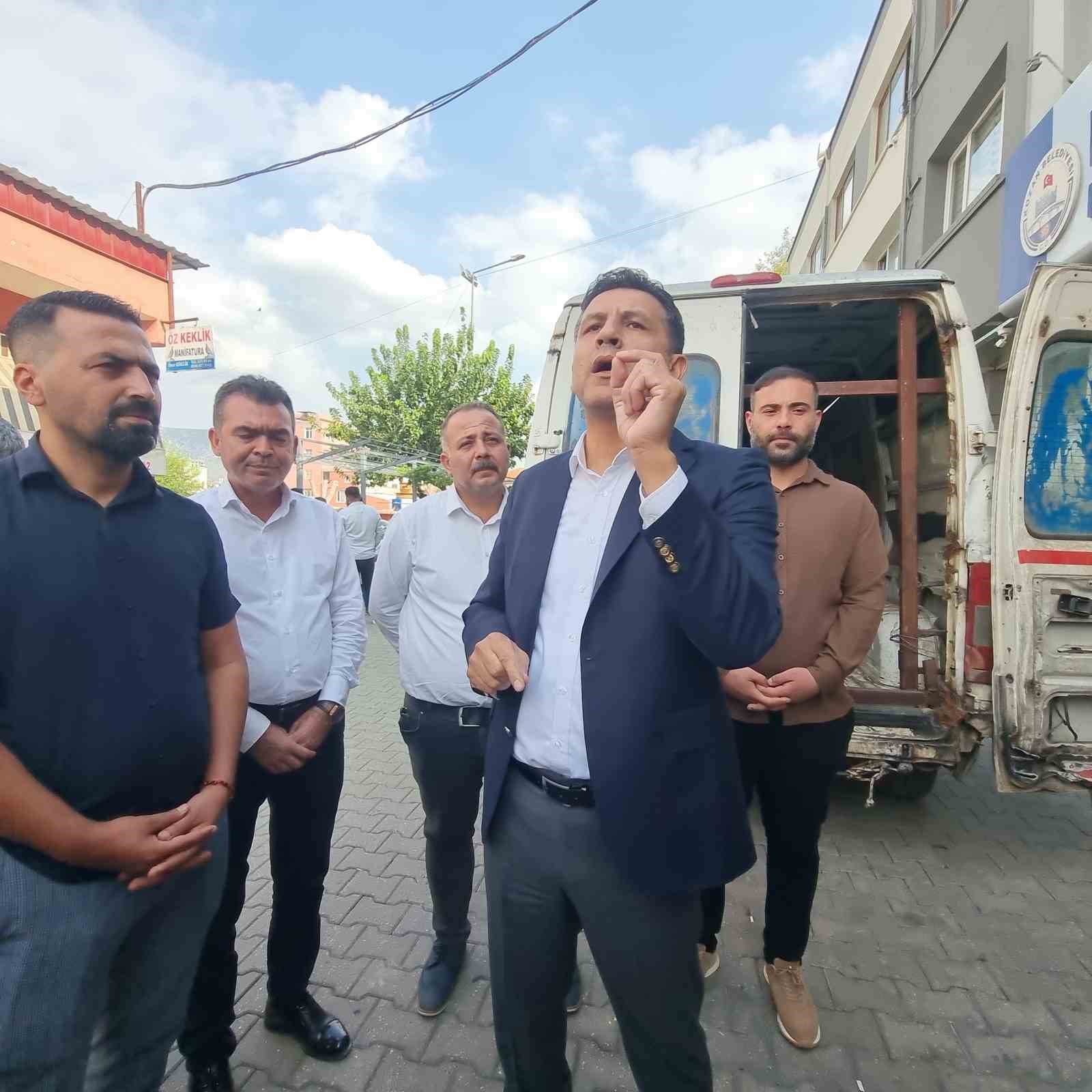 Sokak hayvanları i&ccedil;in alınacak araca muhalefetten ret
