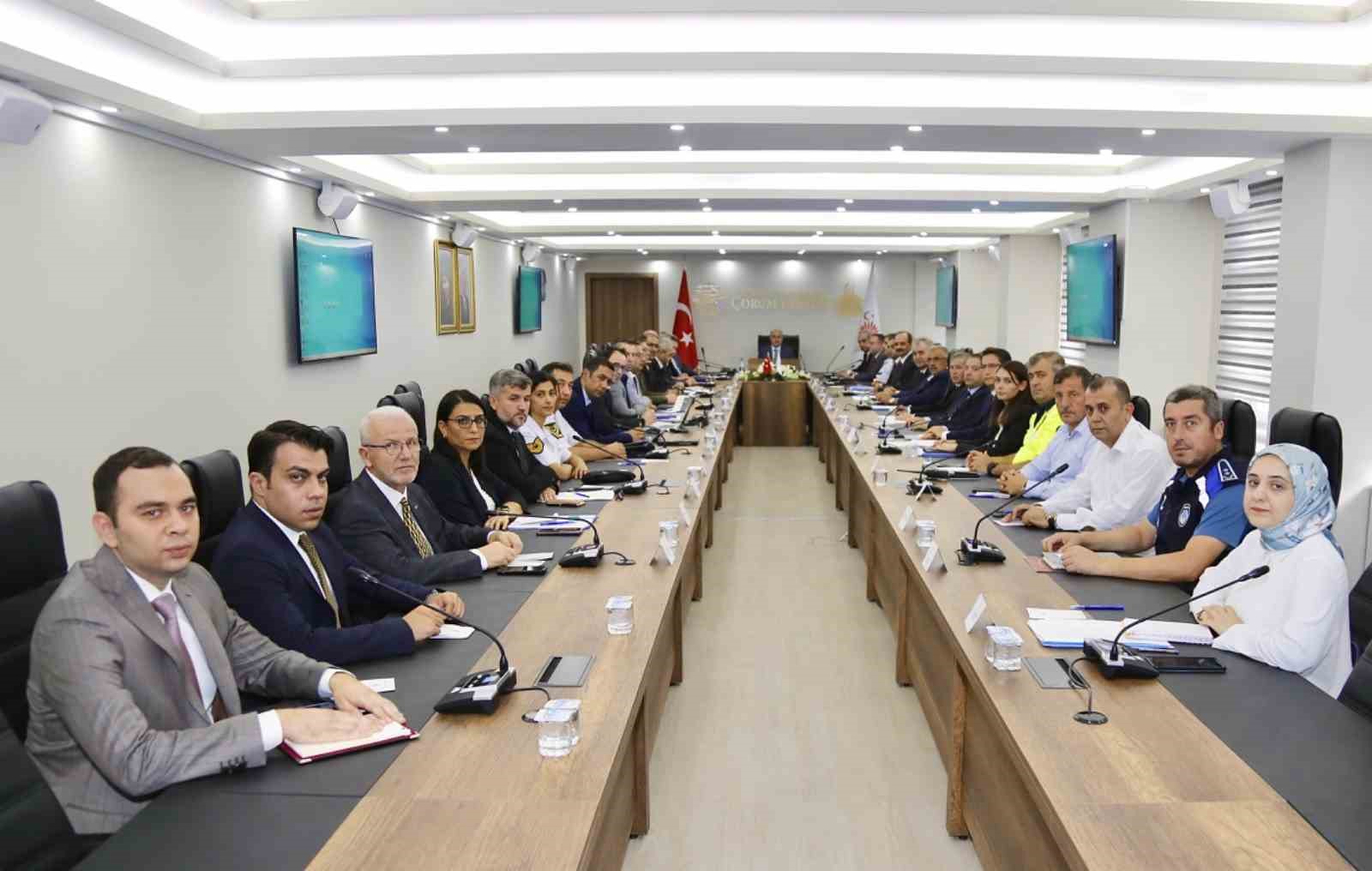 Vali Dağlı: "&Ouml;ğrencilerimizin en iyi şekilde eğitim almaları i&ccedil;in her t&uuml;rl&uuml; tedbir alındı&rdquo;
