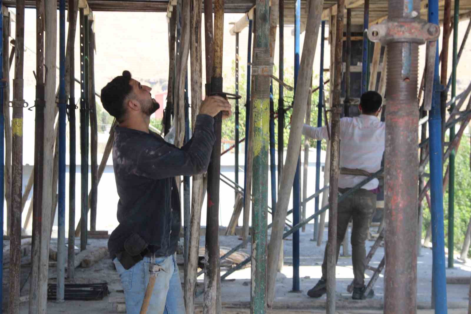 Cizre’de inşaatı devam eden cami için destek bekleniyor