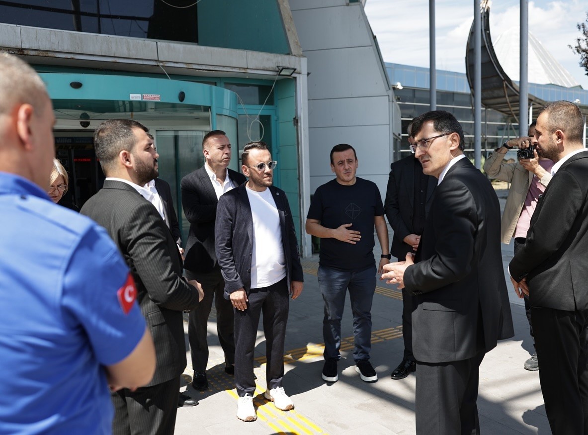 K&uuml;tahya Otogarı&rsquo;nın işletmesi 13 yıllığına Bursalı &ouml;zel bir firmaya devredildi
