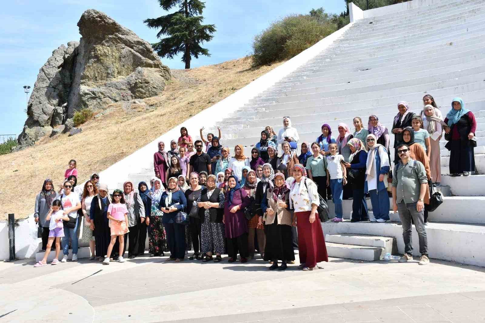 Demircili kadınlar Manisa&rsquo;yı gezdi

