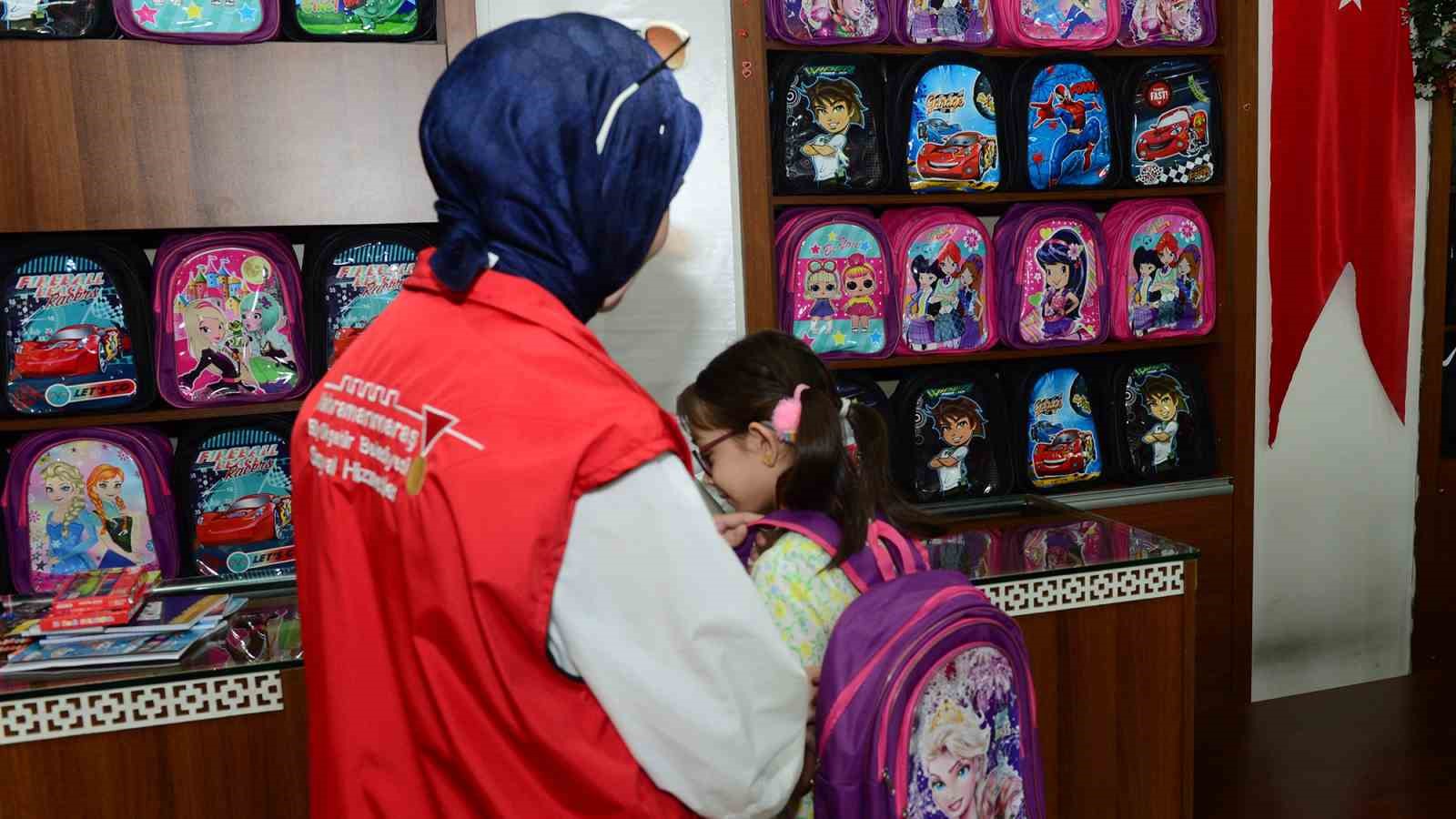 3 bin &ouml;ğrenciye kırtasiye desteği
