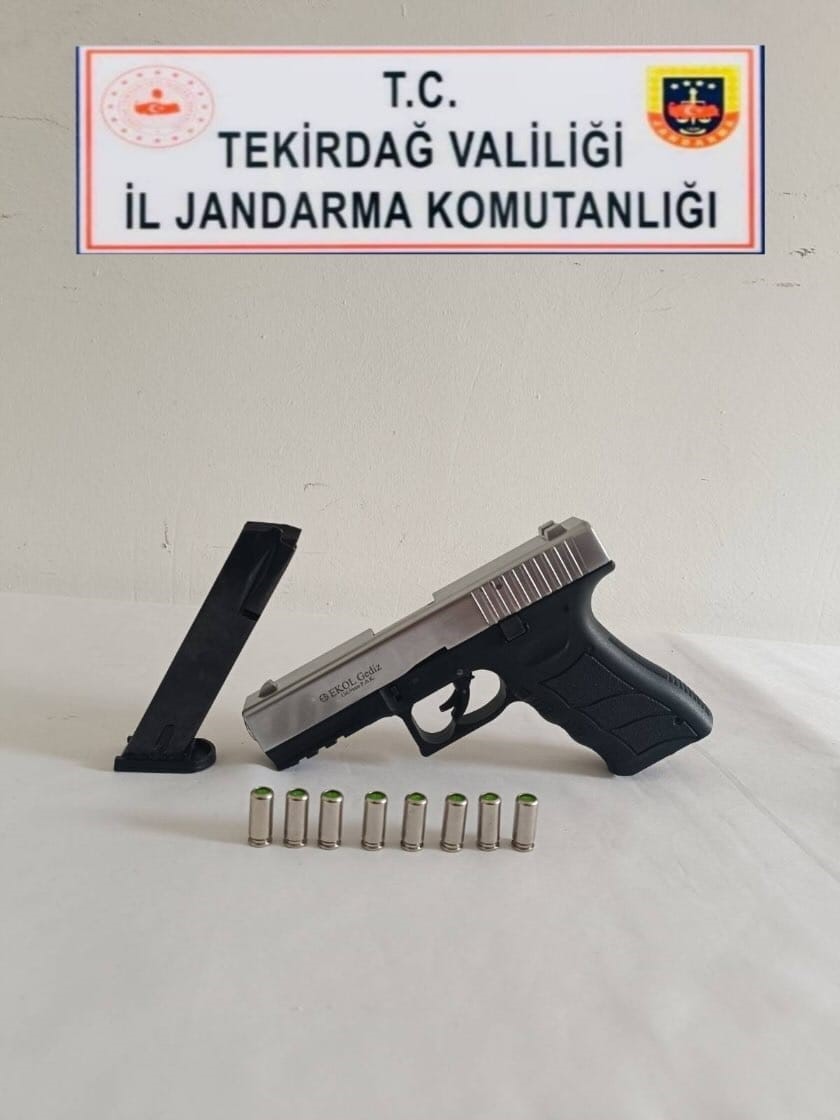 Tekirdağ&rsquo;da uyuşturucu ve silah operasyonları

