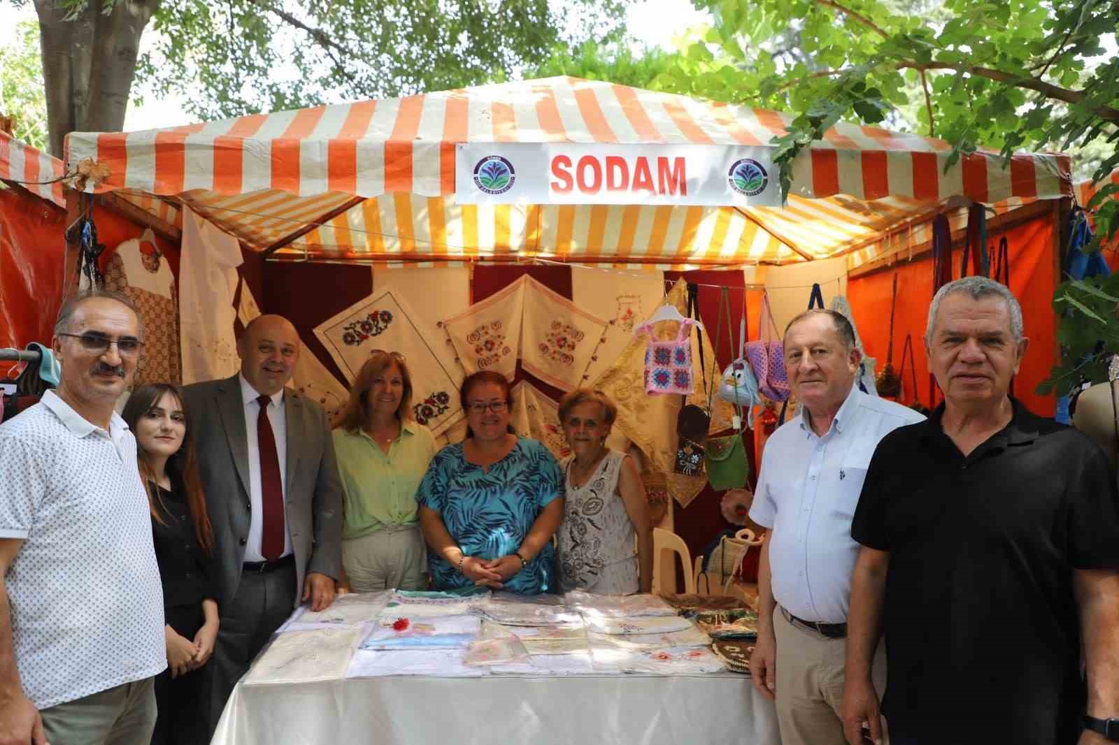 G&ouml;nen&rsquo;de 16. Ulusal Oya ve &Ccedil;eyiz Festivali coşkuyla başladı
