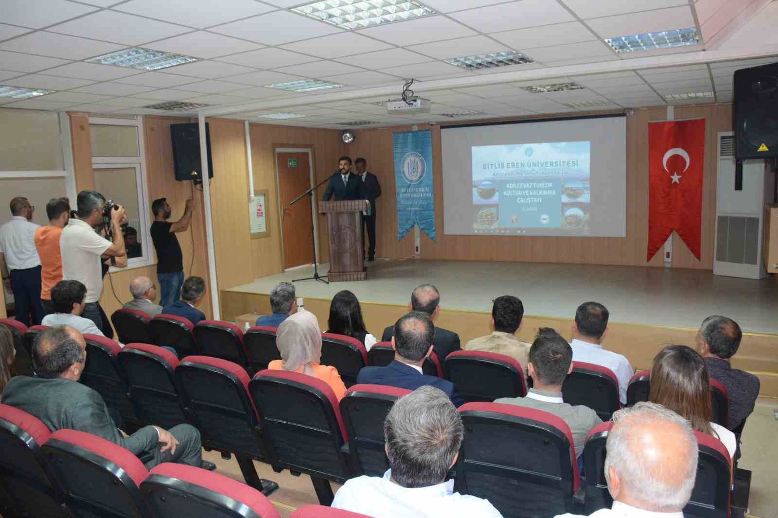 Adilcevaz turizm, k&uuml;lt&uuml;r ve kalkınma &ccedil;alıştayı başladı
