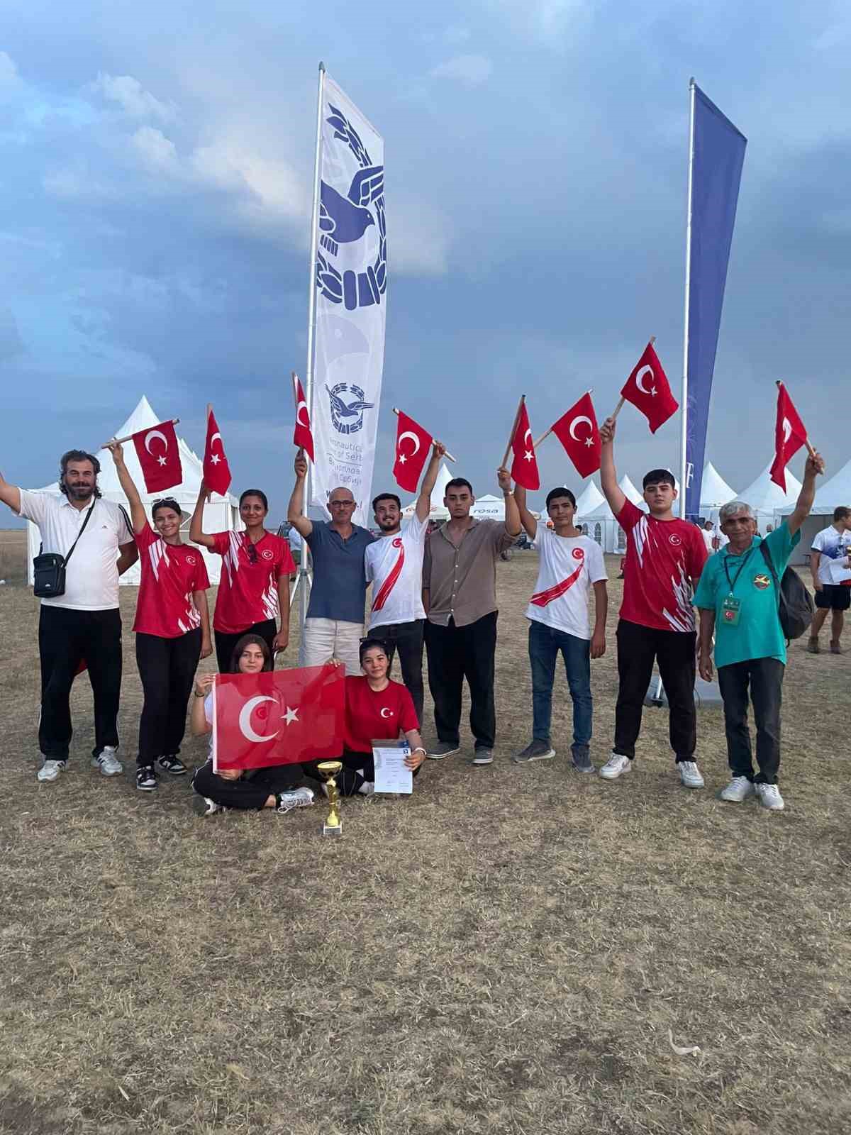 Manisalı sporculardan Avrupa Şampiyonası&rsquo;nda b&uuml;y&uuml;k başarı
