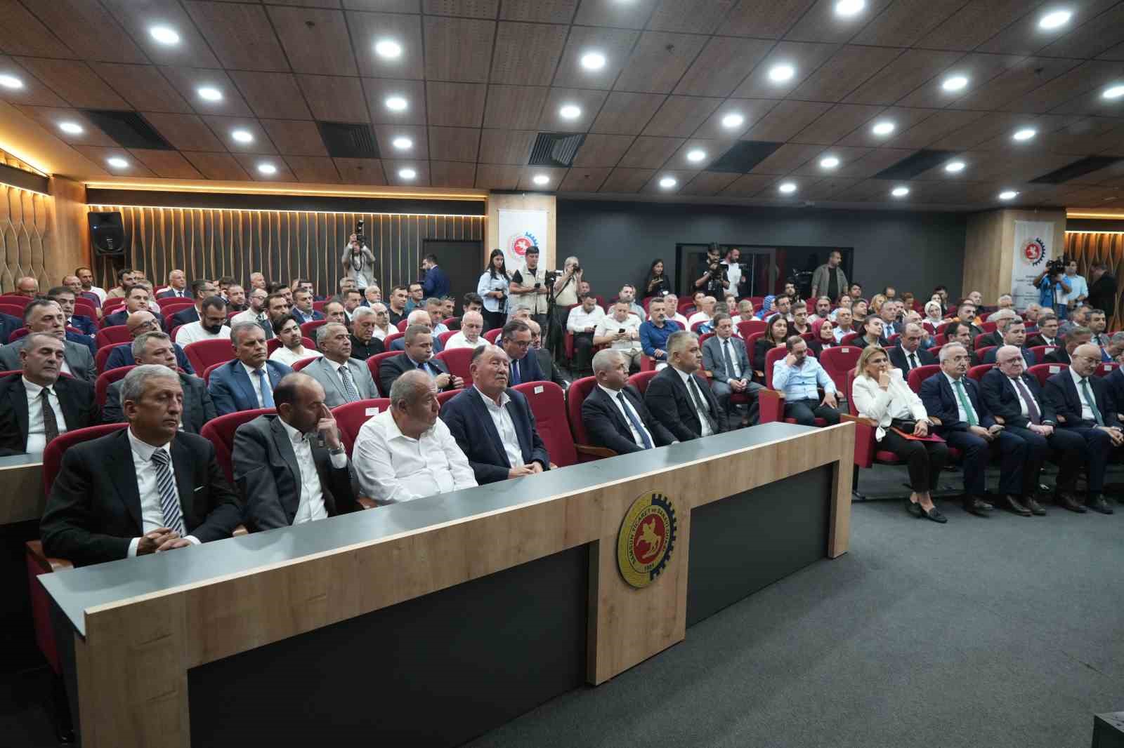 Bakan Kacır: “OSB’lerde gayrimenkul geliri elde etme amaçlı izinsiz devir veya kiralamaya izin vermeyeceğiz”
