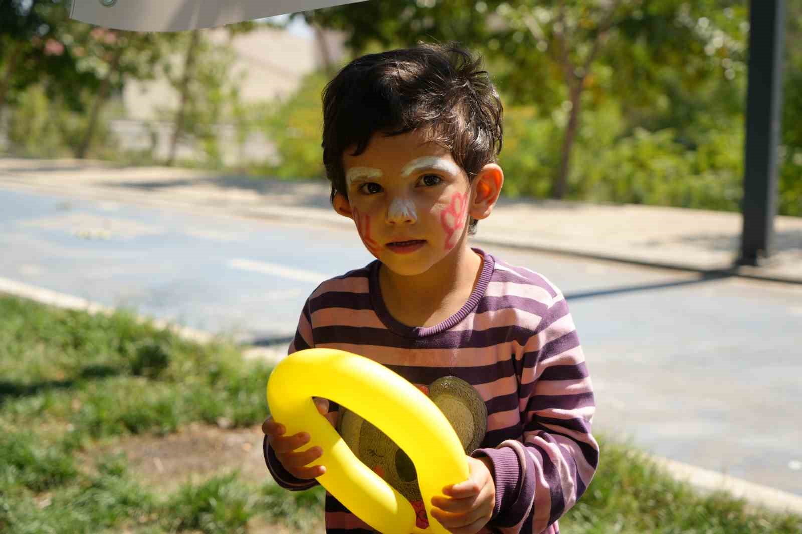 Minikler için düzenlenen etkinlik renkli anlara sahne oldu
