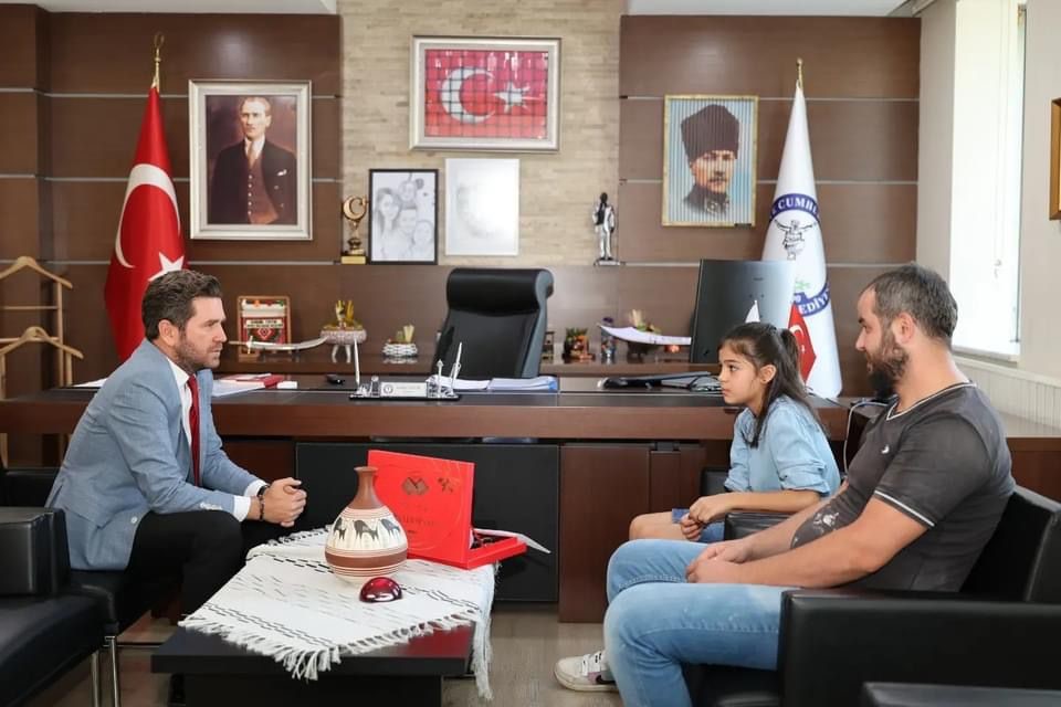 Küçük Sevde’den Başkan Tatık’e çat kapı ziyaret