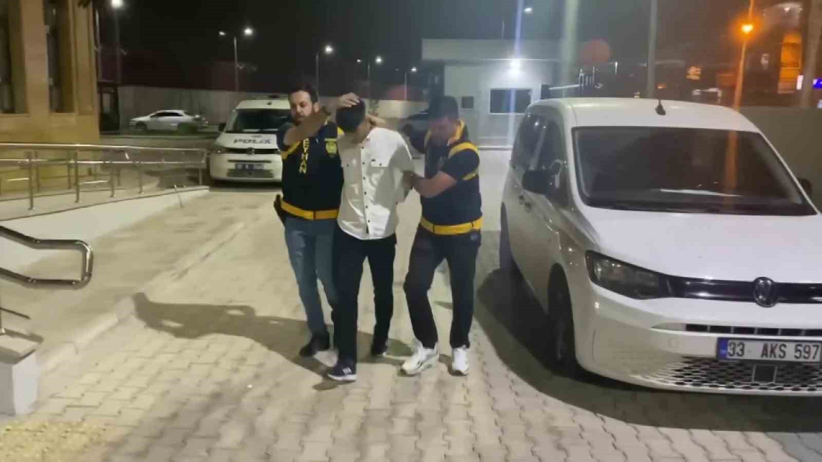 Şeytanın aklına gelmeyecek zula, bulgurun i&ccedil;inden silah &ccedil;ıktı
