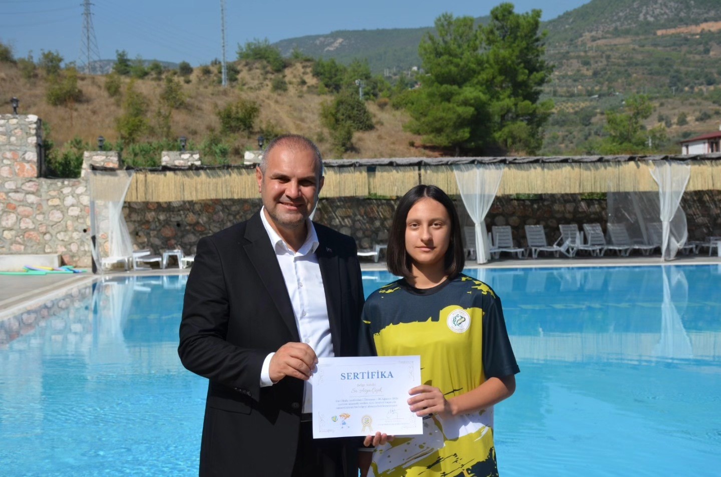 Yaz spor okulları sona ererken öğrencilere sertifikaları dağıtıldı