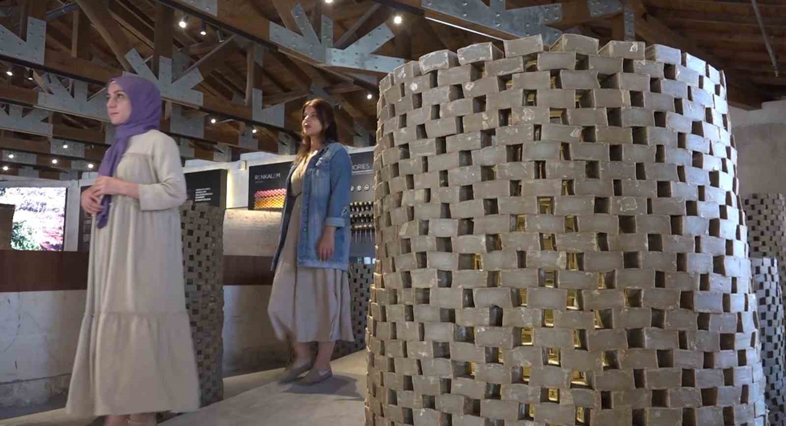 Sabun, zeytinyağı ve pekmez yapımının anlatıldığı m&uuml;ze b&uuml;y&uuml;k ilgi g&ouml;r&uuml;yor
