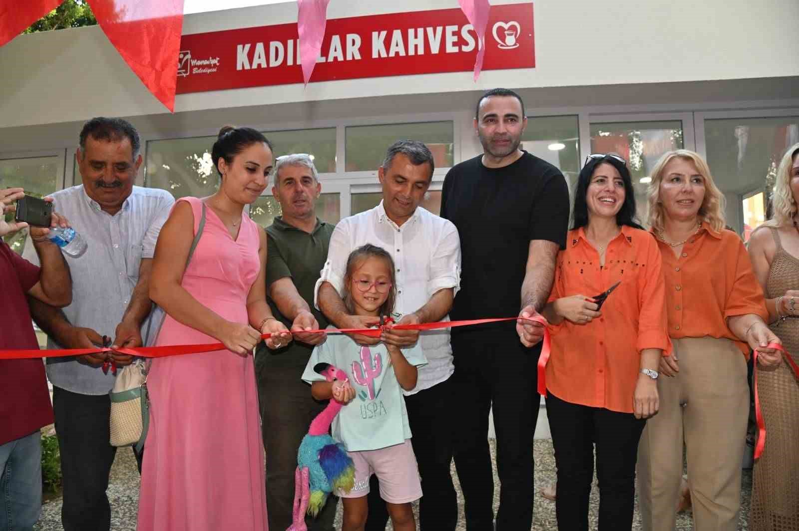 Manavgat Belediyesi kadınlar kahvehanesi açıldı