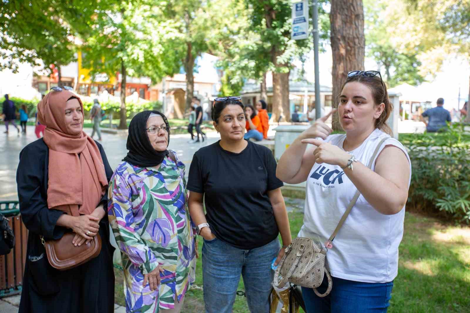 Bursa&rsquo;nın g&uuml;zelliklerini işaret diliyle tanıyorlar
