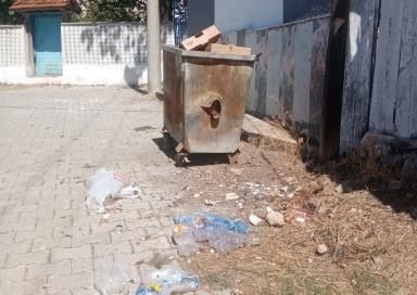 Alpu&rsquo;da toplanmayan &ccedil;&ouml;plere tepki
