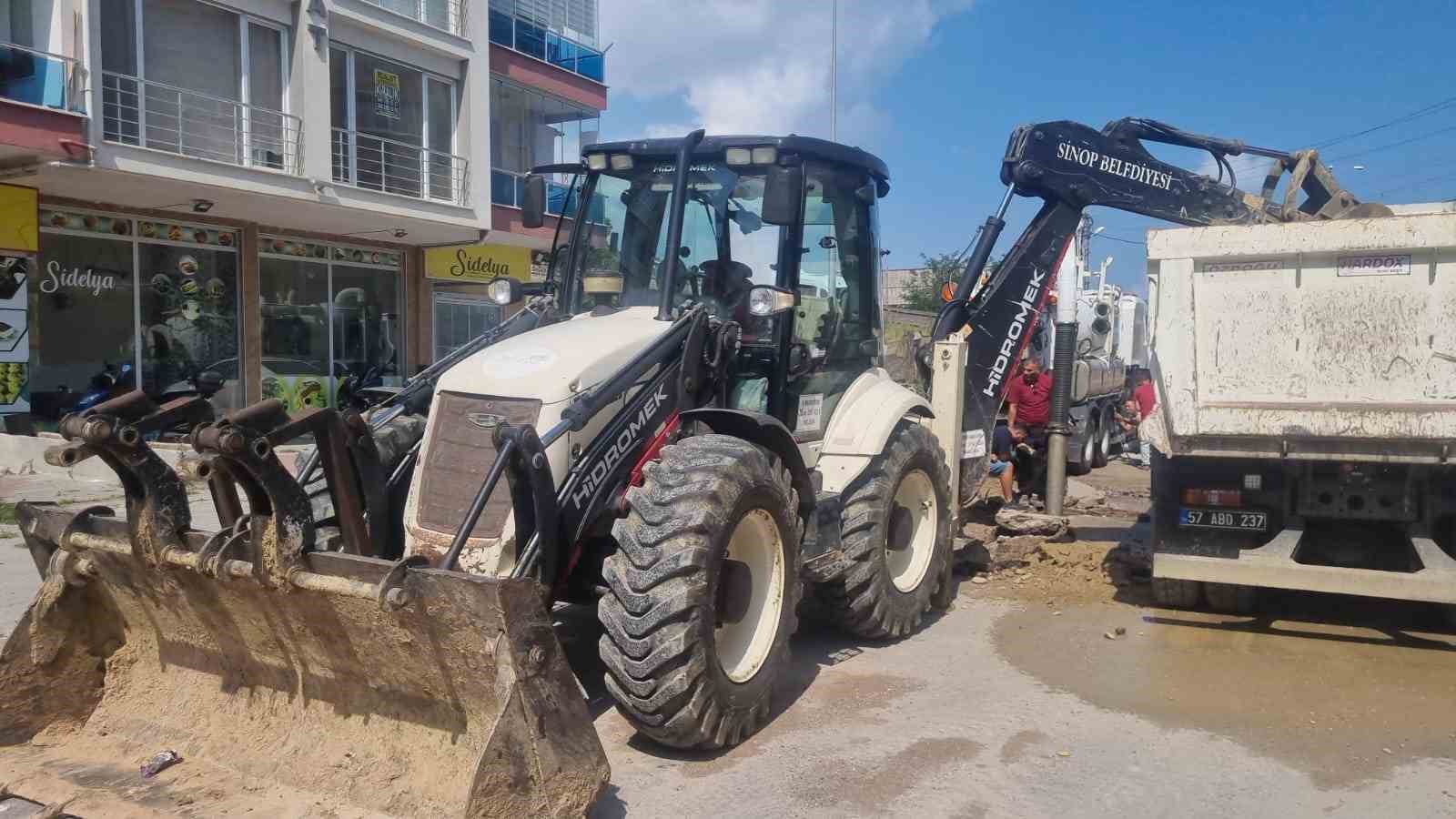 Sinop’un ana içme suyu borusu patladı