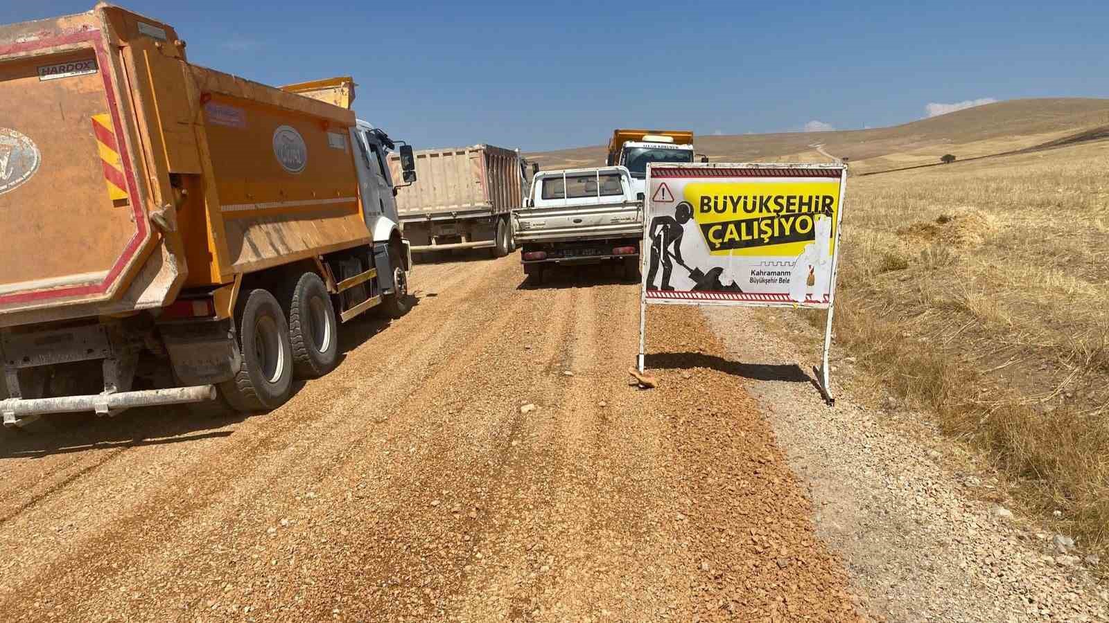 Elbistan’da Yalıntaş - Aksakal Grup Yolu’nu iyileştirme çalışmaları başladı