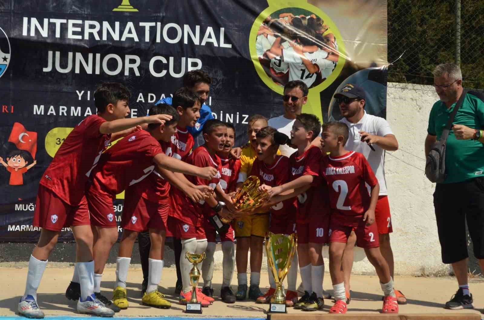 İnternationel Junior Cup&rsquo;da Darıca Kalespor fırtınası esti
