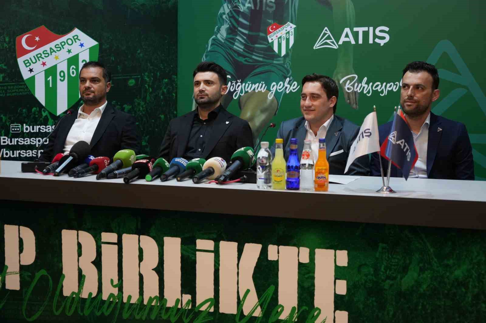 Bursaspor&rsquo;un forma g&ouml;ğ&uuml;s sponsoru Atış Grup oldu
