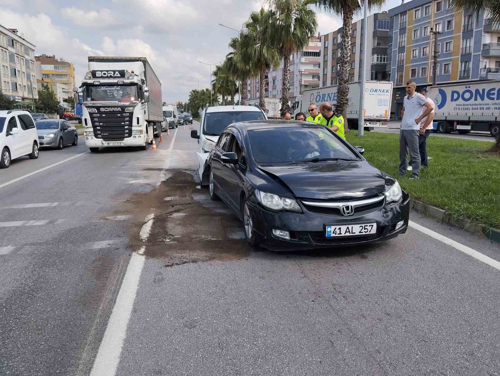 Çarşamba’da 3 araçlı zincirleme kaza: 3 yaralı